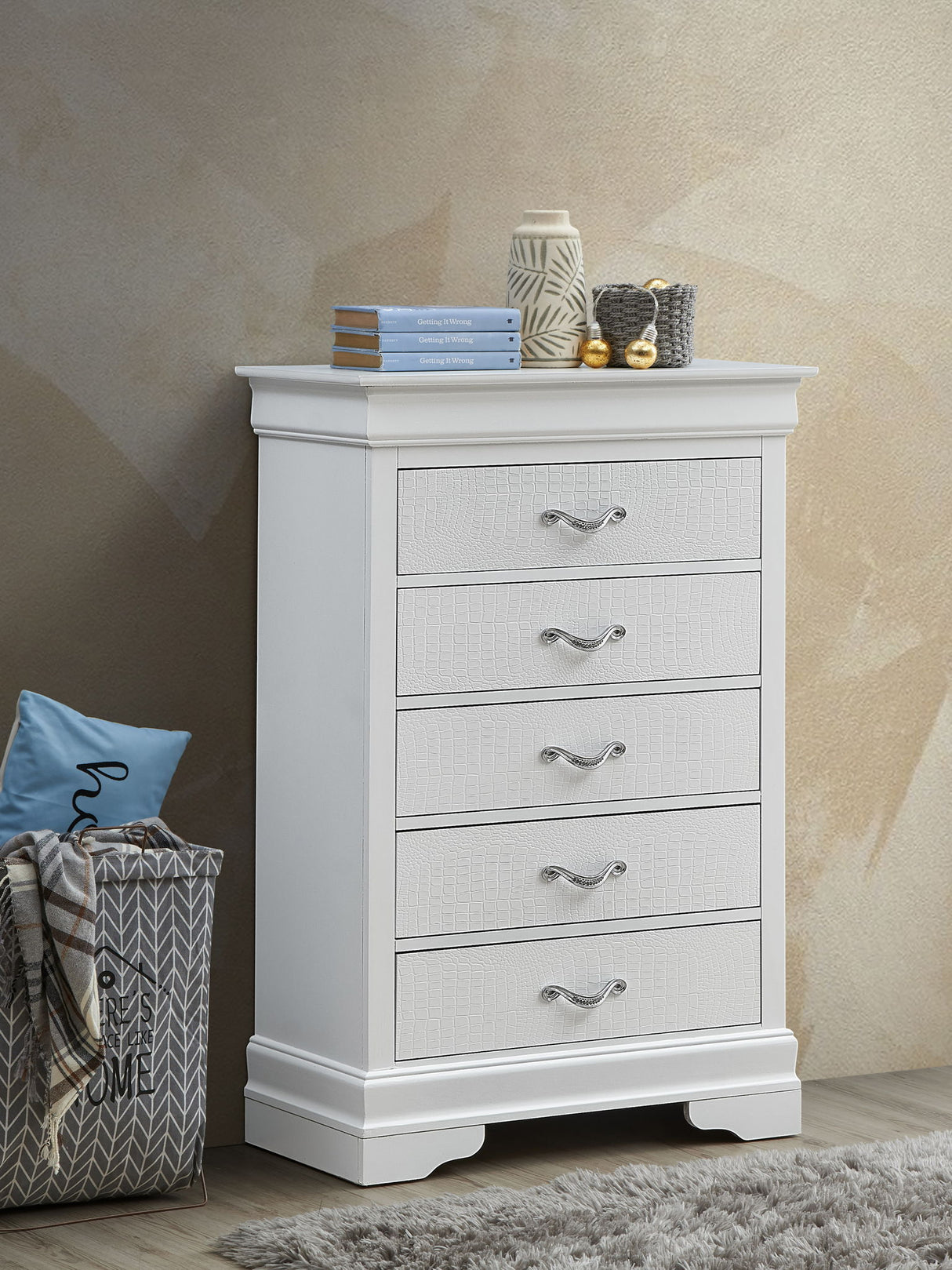 Lorana Chest