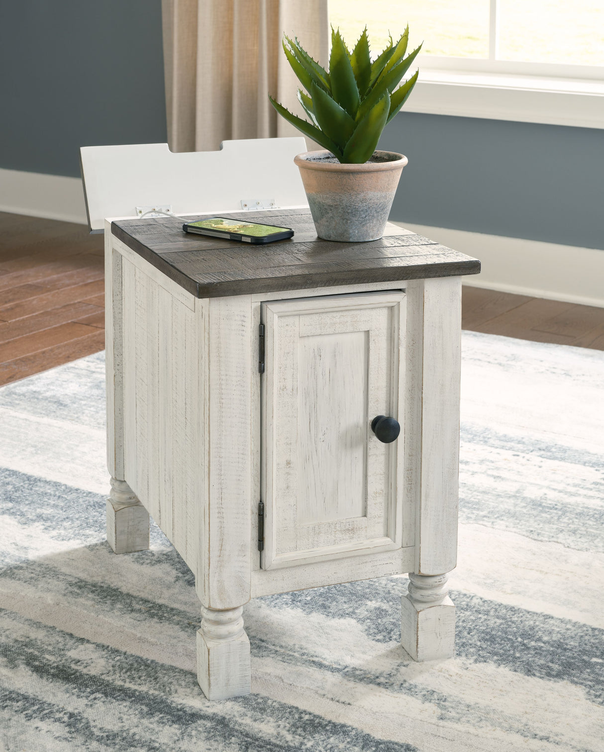 Havalance - White / Gray - Chair Side End Table by Signature Design by Ashley® | Bel Furniture