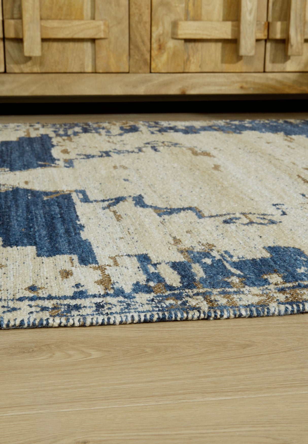 Varnler - Rug by Signature Design by Ashley® | Bel Furniture