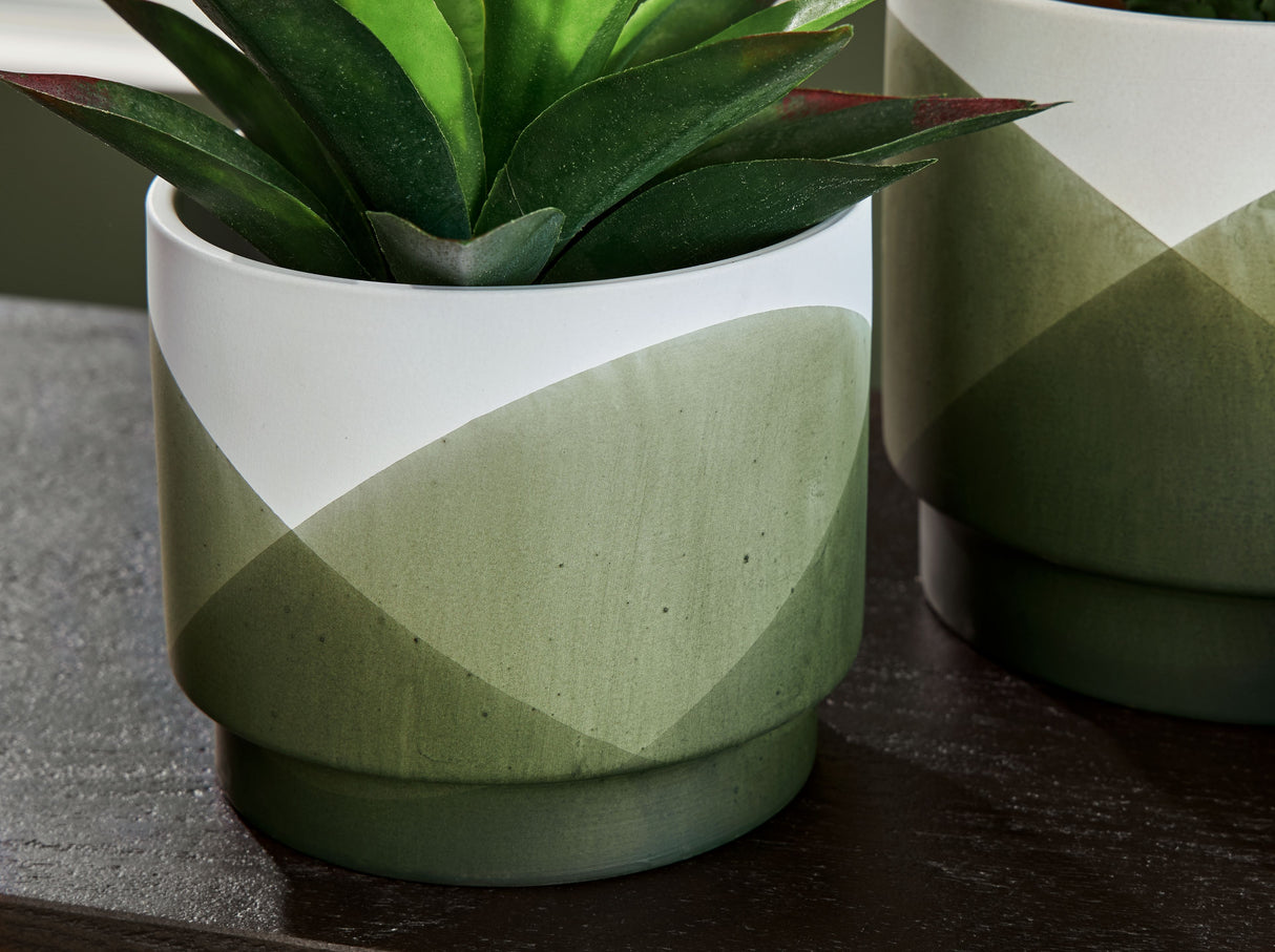 Ardenridge - Green / White - Planter Set (Set of 2) by Signature Design by Ashley® | Bel Furniture