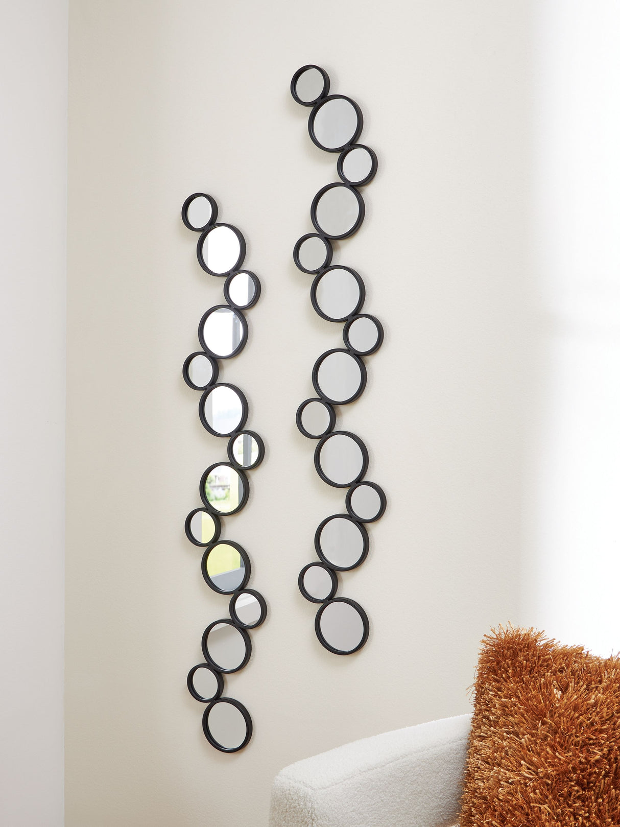 Vinler - Black - Accent Mirror Set (Set of 2) by Signature Design by Ashley® | Bel Furniture