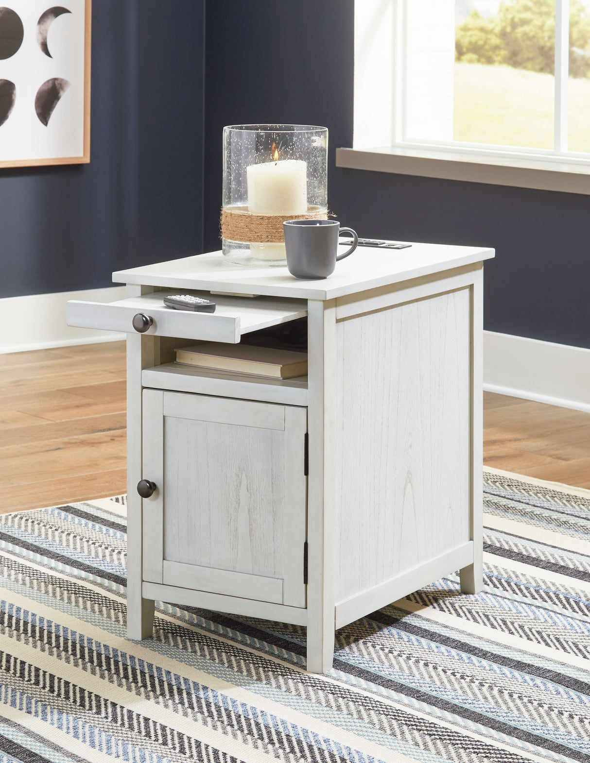 Treytown - Chair Side End Table by Signature Design by Ashley® | Bel Furniture