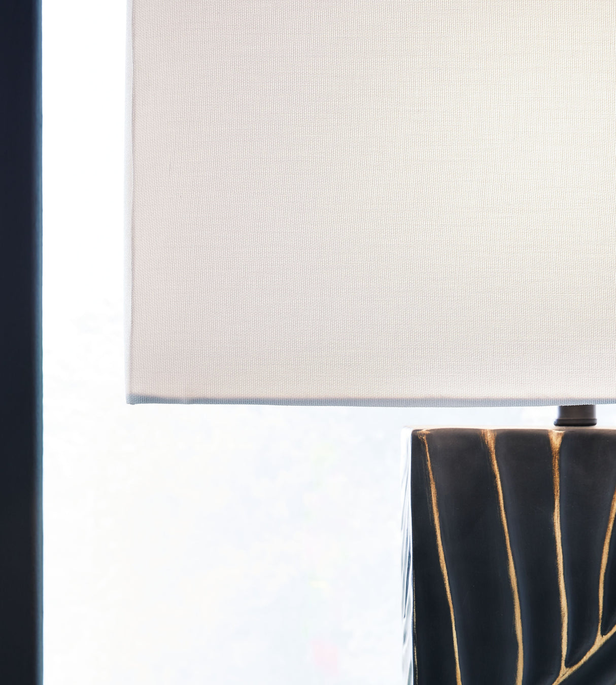 Bartlen - Black / Gold Finish - Poly Table Lamp by Signature Design by Ashley® | Bel Furniture
