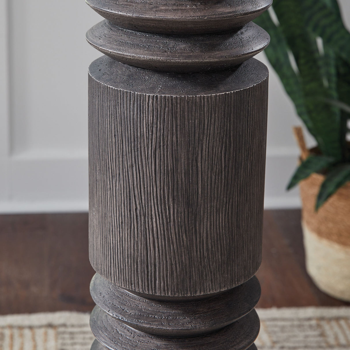 Fainwell - Distressed Black - Poly Floor Lamp by Signature Design by Ashley® | Bel Furniture