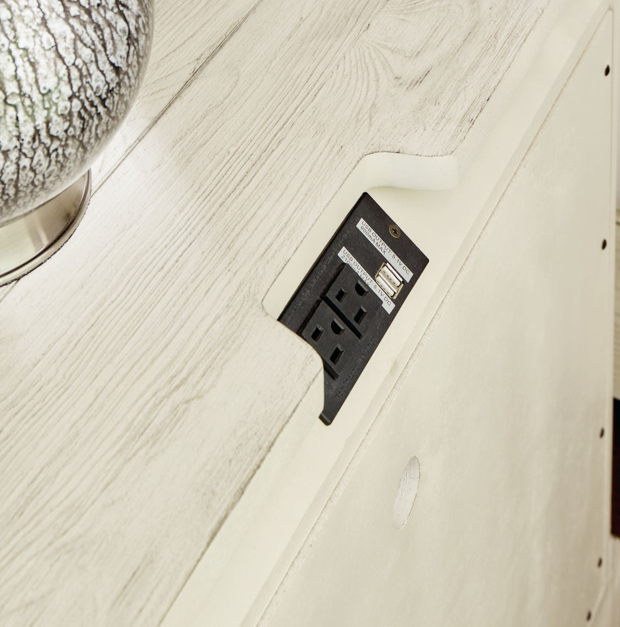 Arlendyne - Antique White - Three Drawer Night Stand by Signature Design by Ashley® | Bel Furniture