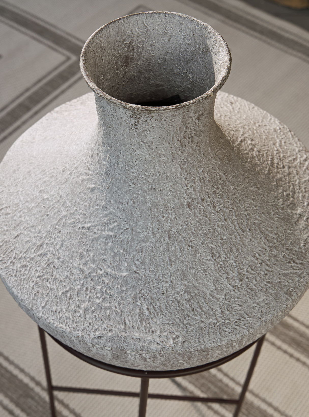 Estonbank - Vase by Signature Design by Ashley® | Bel Furniture