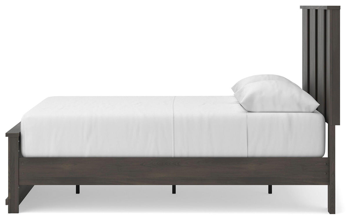 Shaehartin - Panel Platform Bed