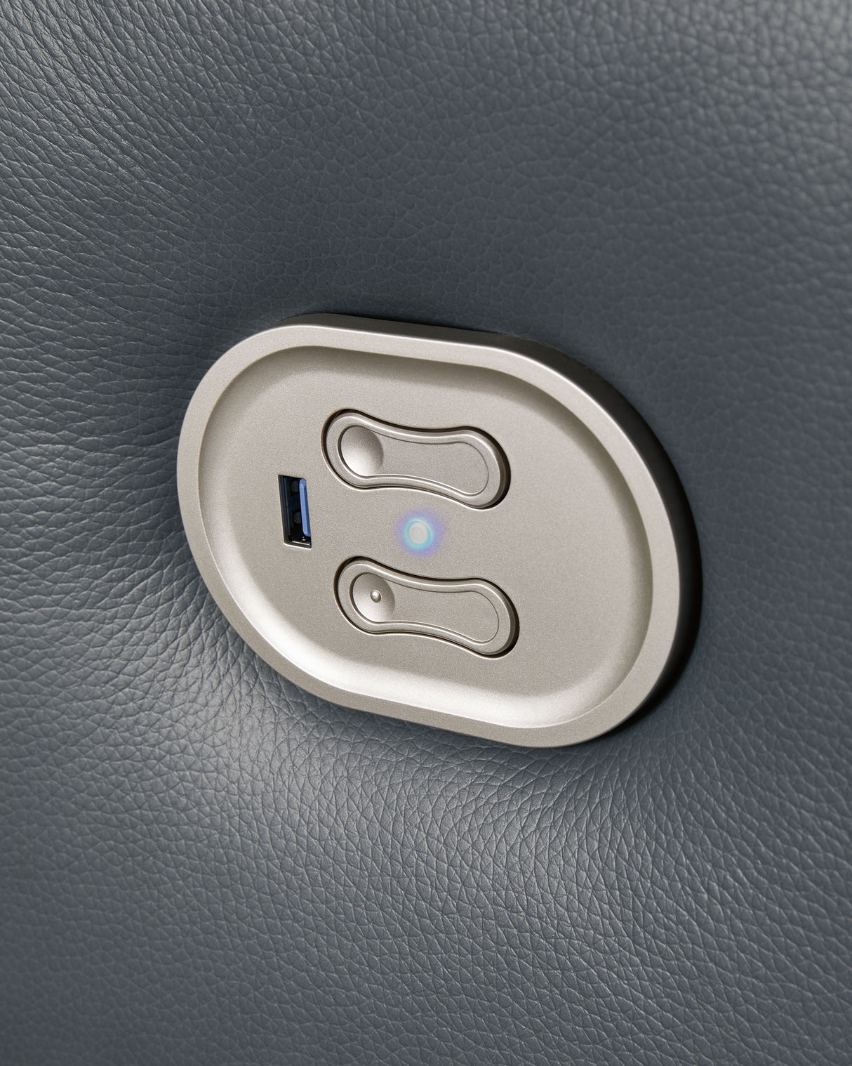 Mindanao - Power Reclining Loveseat With Console /Adj Hdrst by Signature Design by Ashley® | Bel Furniture