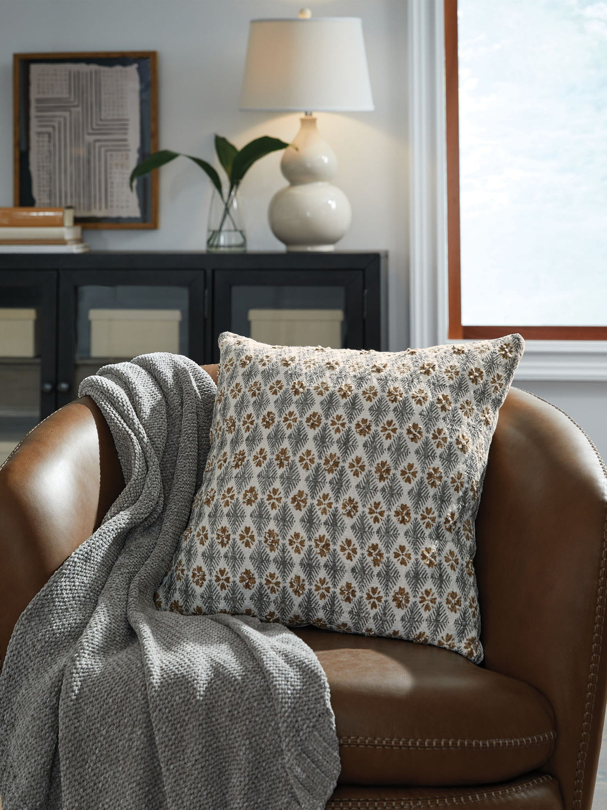 Dainwick - Pillow (Set of 4) - White / Gray / Brown