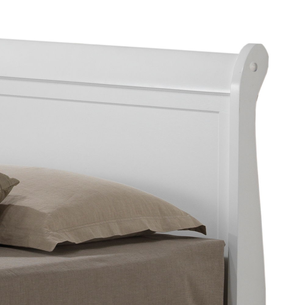 Elegant Trundle Bed With Timeless Charm