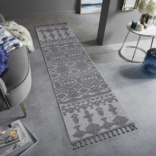 Guros - Trendy Traditional Indoor / Outdoor Rug - view 2