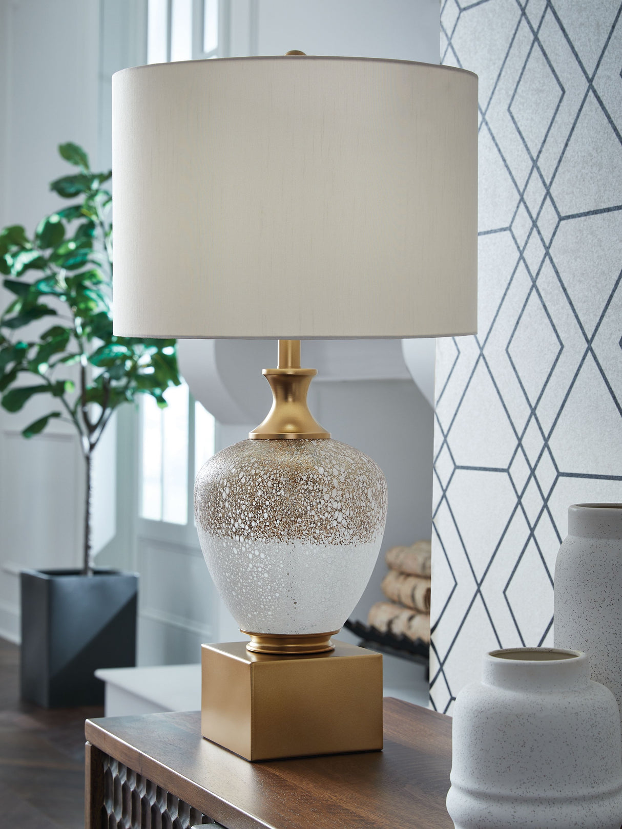 Tavisburg - Brown / White / Gold - Glass Table Lamp by Signature Design by Ashley® | Bel Furniture