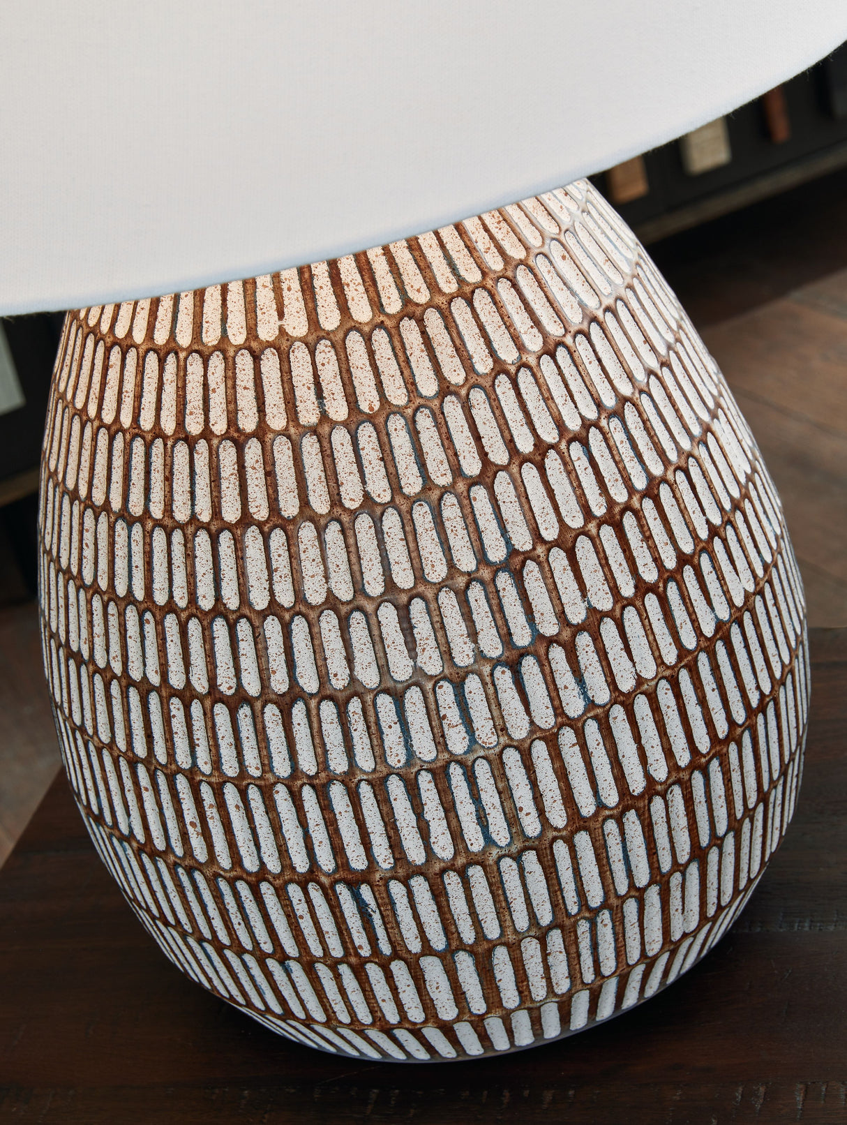 Darrich - Beige / White - Metal Table Lamp by Signature Design by Ashley® | Bel Furniture