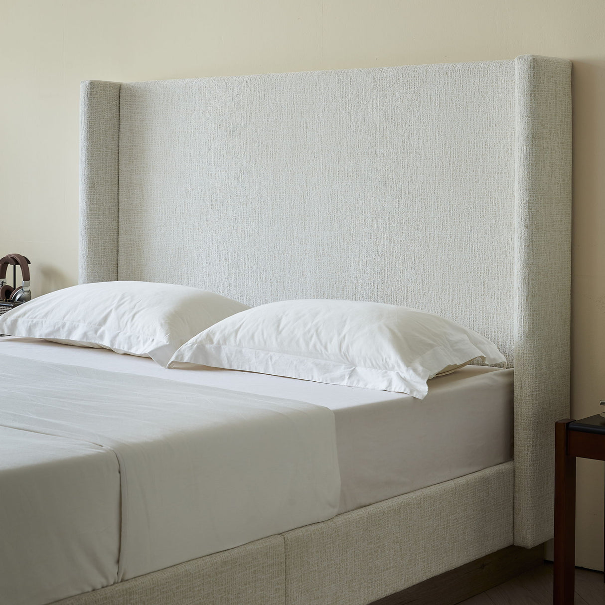 Hosford - Minimalist Upholstered Wingback Bed With Wood Base Platform