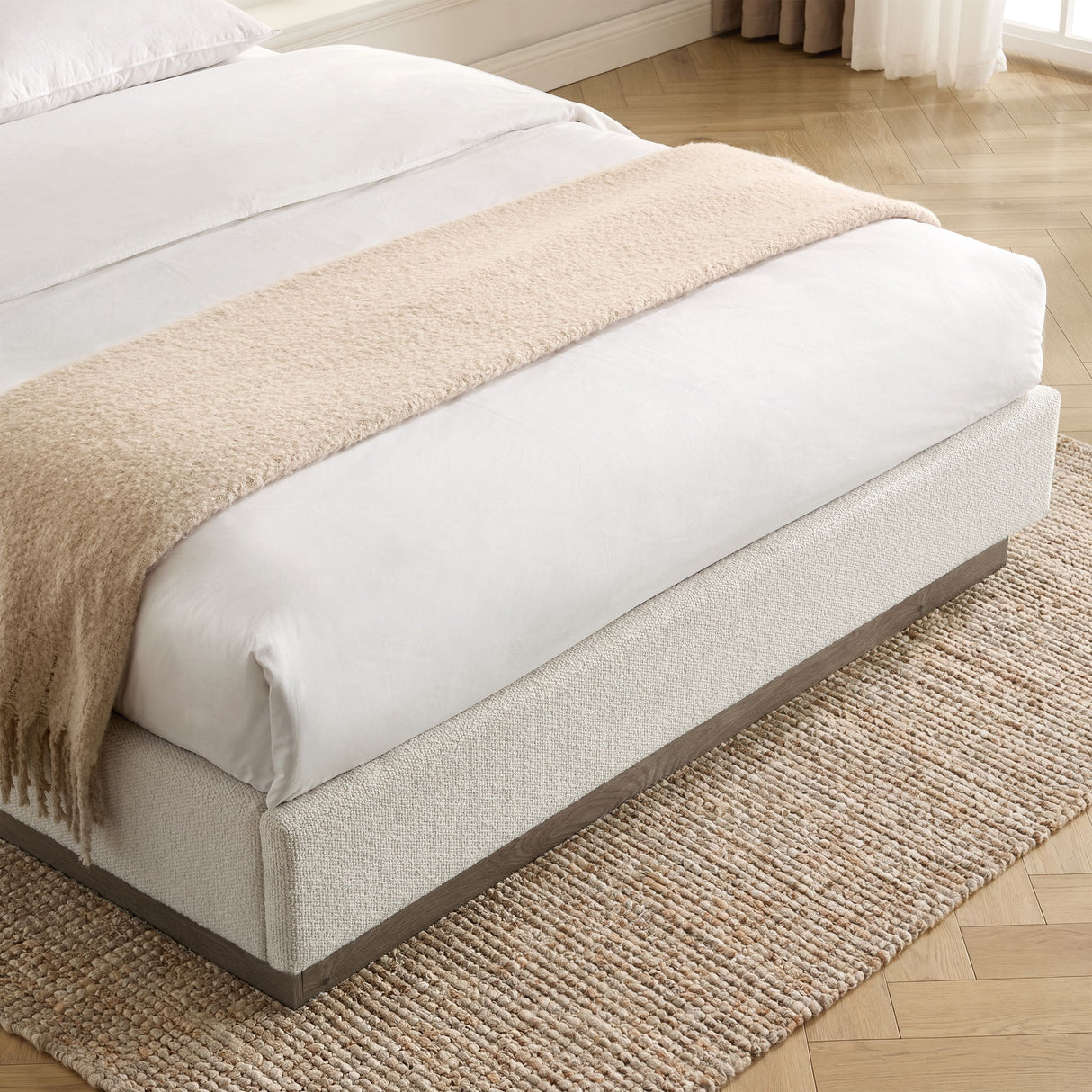 Linton - Queen Size Upholstered Platform Bed - Cream White / Light Grey / Camel Oak