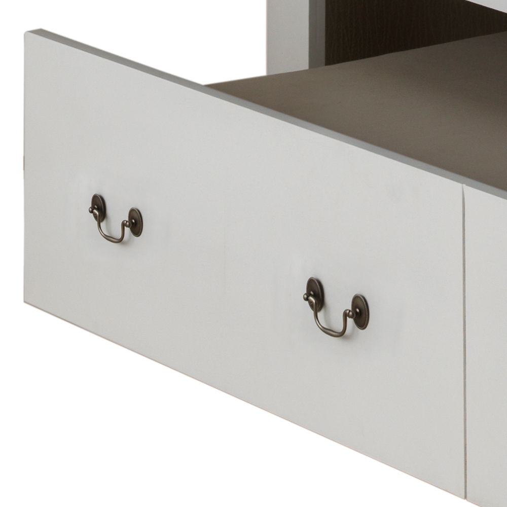 Elegant Trundle Bed With Timeless Charm