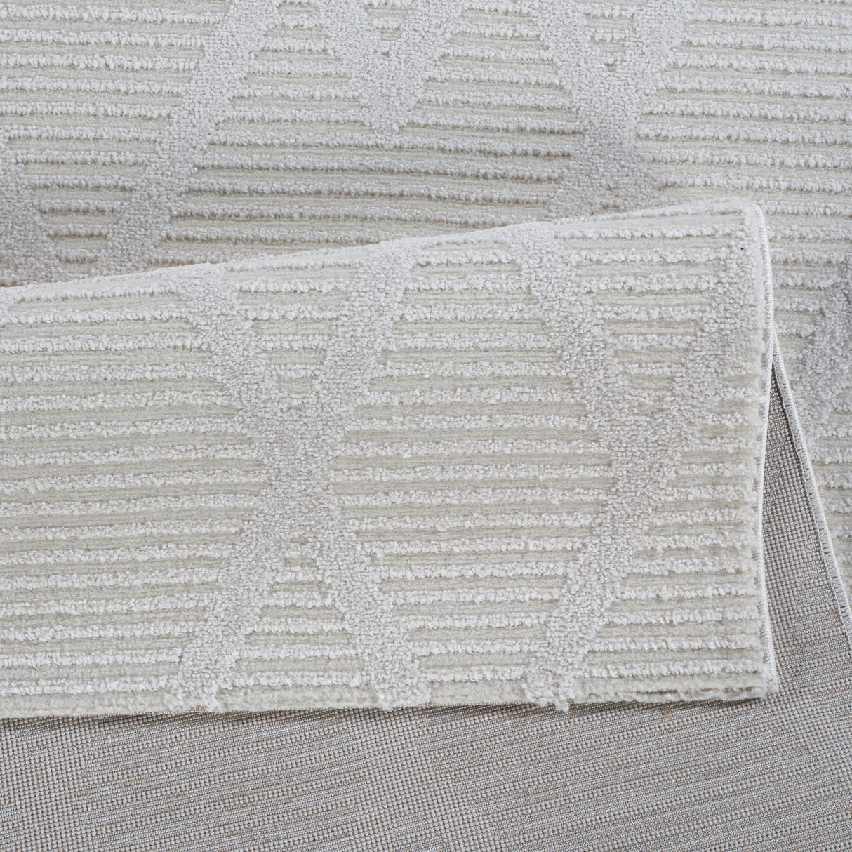 .Luxe Cream Diamond-Textured Area Rug 6'6" x 9'