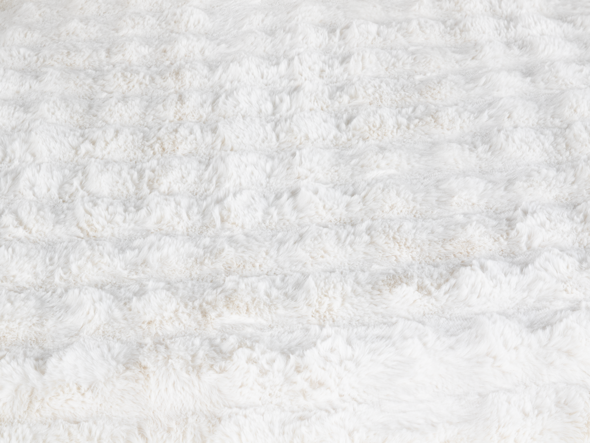 Cream Velvet Chaise Lounge with Dual Cupholders & USB Charging Ports