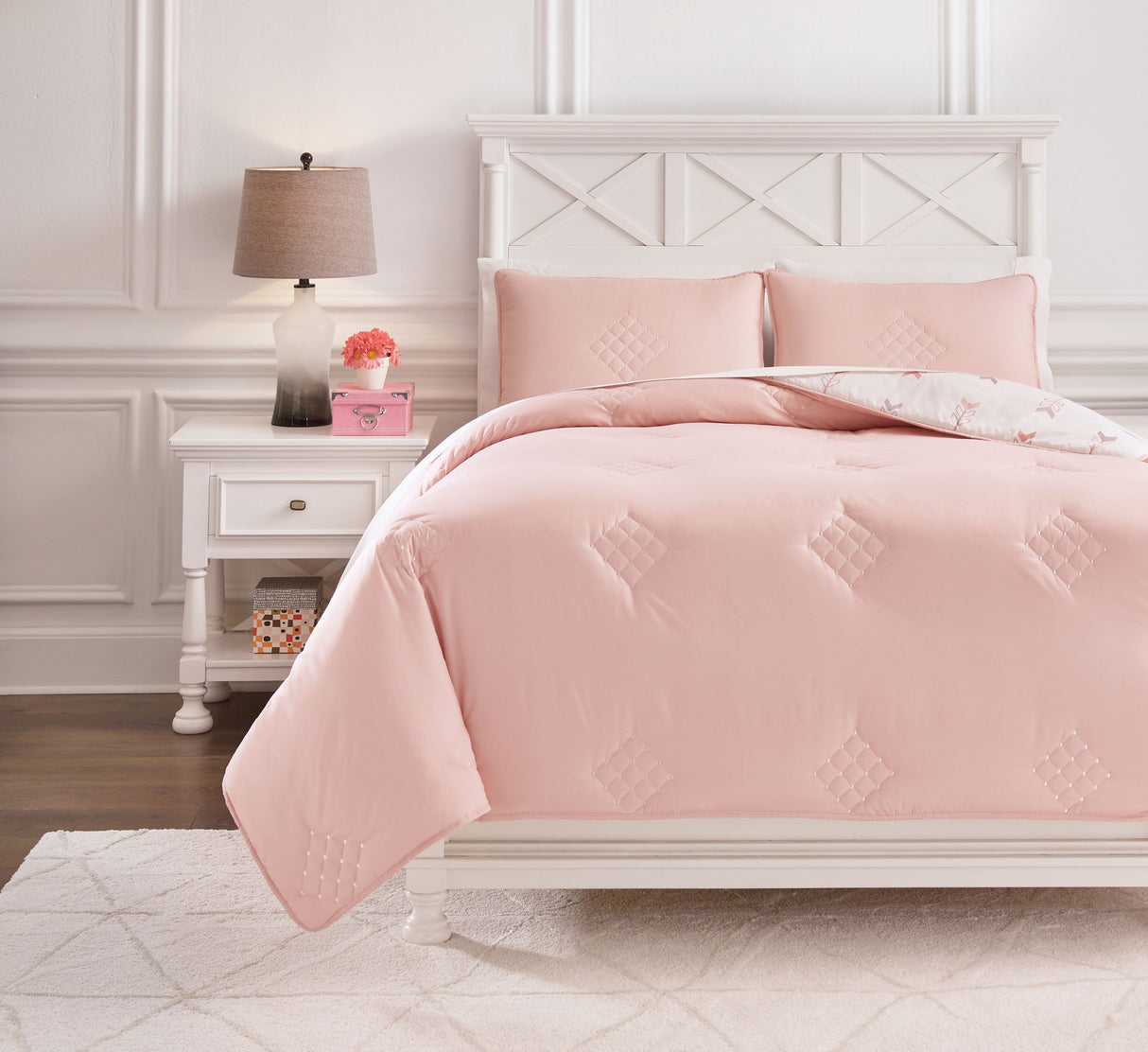 Lexann - Comforter Set by Signature Design by Ashley® | Bel Furniture