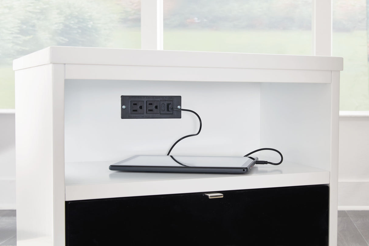 Gardoni - White / Black - Chair Side End Table by Signature Design by Ashley® | Bel Furniture