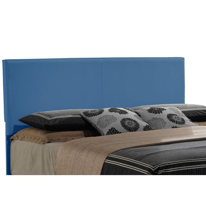 Elegant Platform Bed For Relaxed Spaces