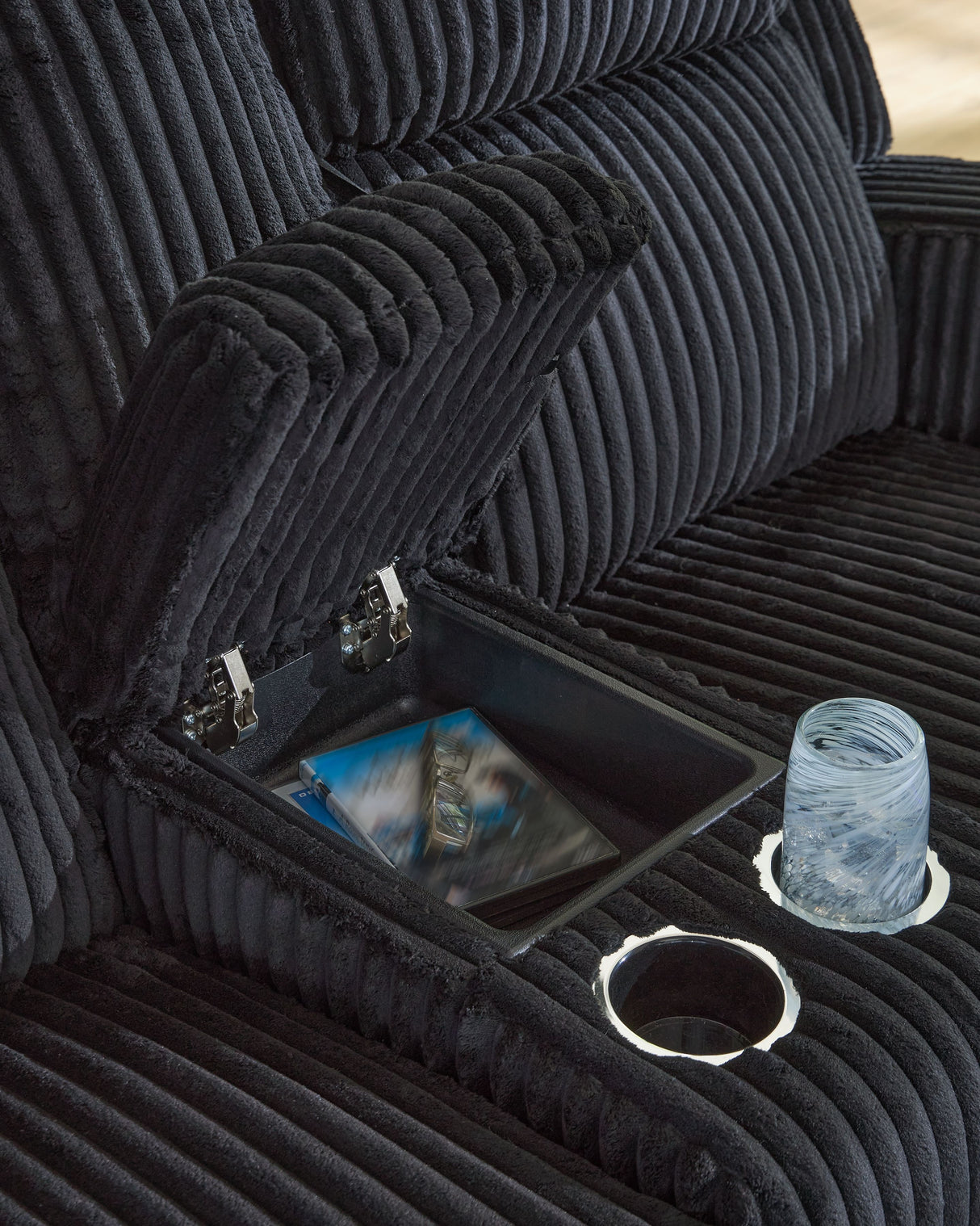 Forest Lake - Power Reclining Loveseat With Console / Adj Headrest by Signature Design by Ashley® | Bel Furniture