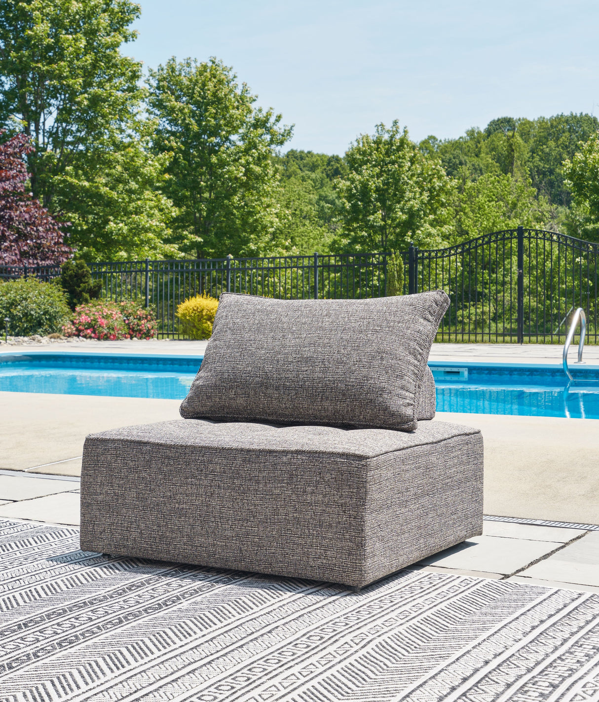 Bree Zee - Outdoor Sectional by Signature Design by Ashley® | Bel Furniture