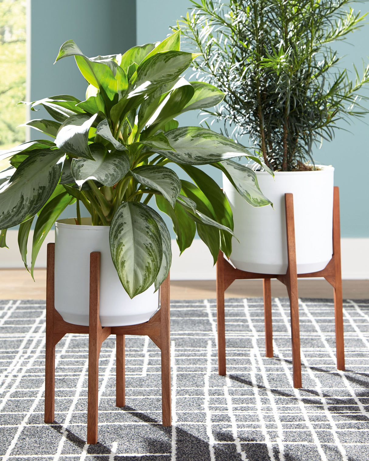 Dorcey - White / Brown - Planter Set (Set of 2) by Signature Design by Ashley® | Bel Furniture