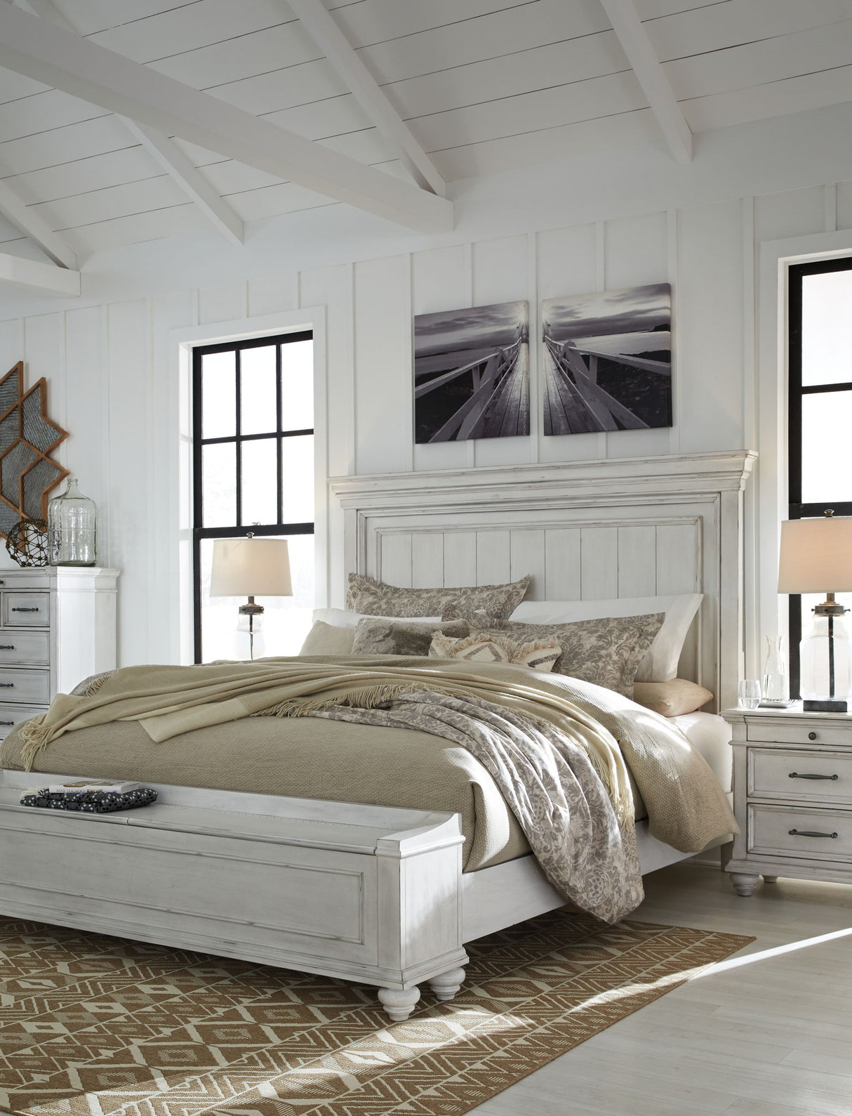 Kanwyn - Panel Bed