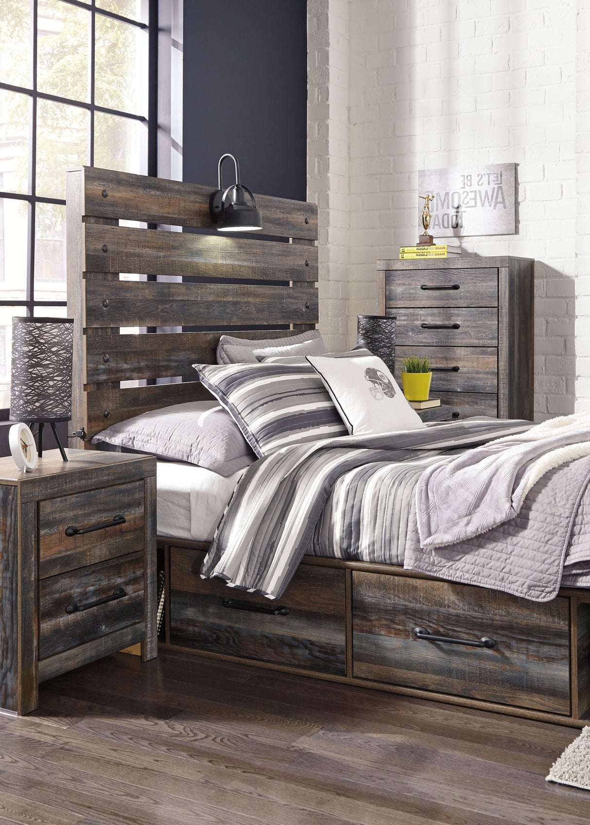 Drystan - Panel Bed