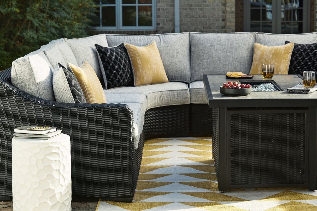 Beachcroft - Outdoor Sectional by Signature Design by Ashley® | Bel Furniture