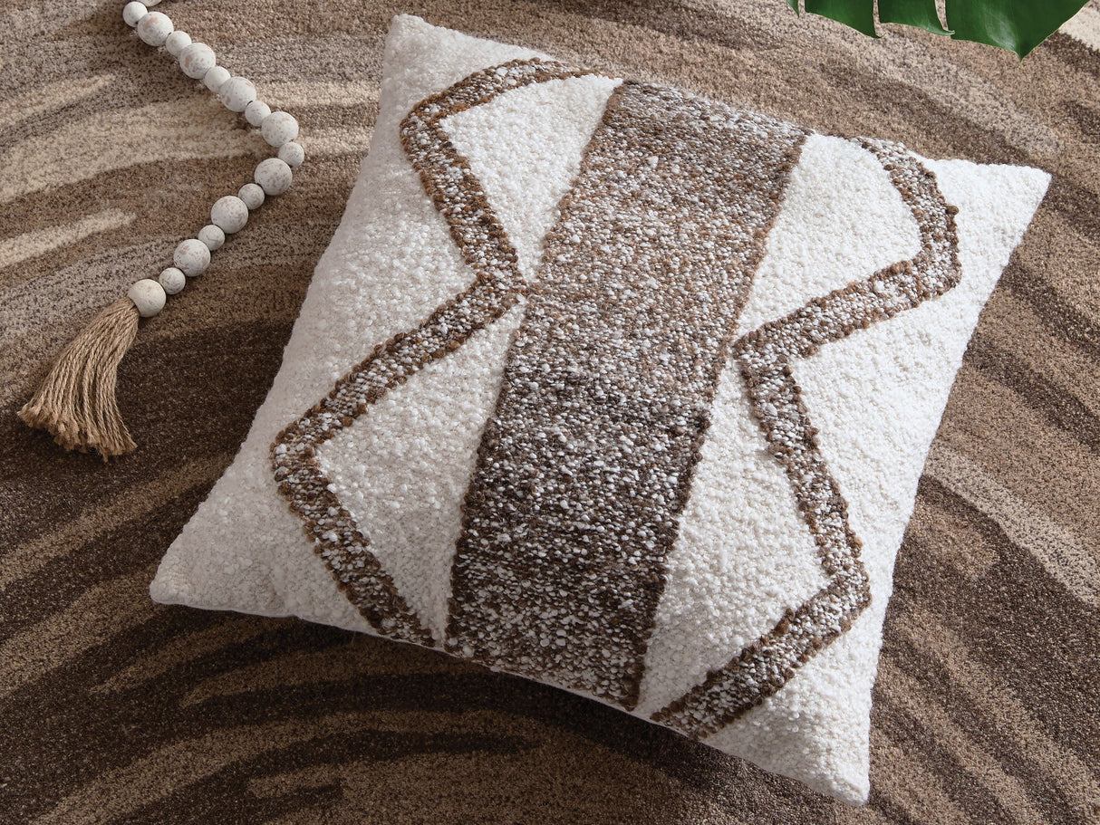 Brettwood - Pillow (Set of 4) - Ivory / Brown