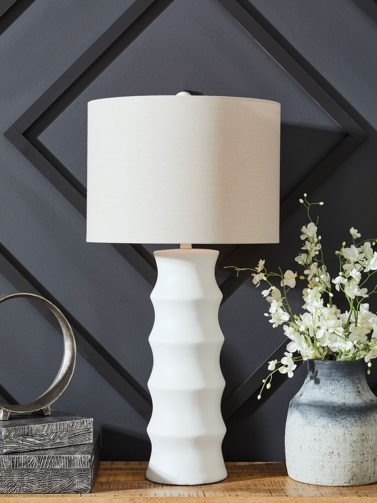 Veraleigh - Poly Lamp by Signature Design by Ashley® | Bel Furniture