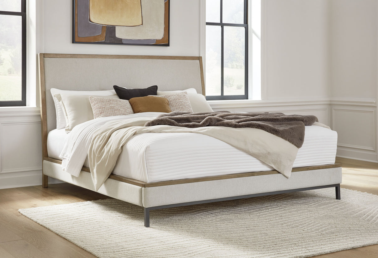 Tomtyn - Upholstered Bed Set by Benchcraft® | Bel Furniture