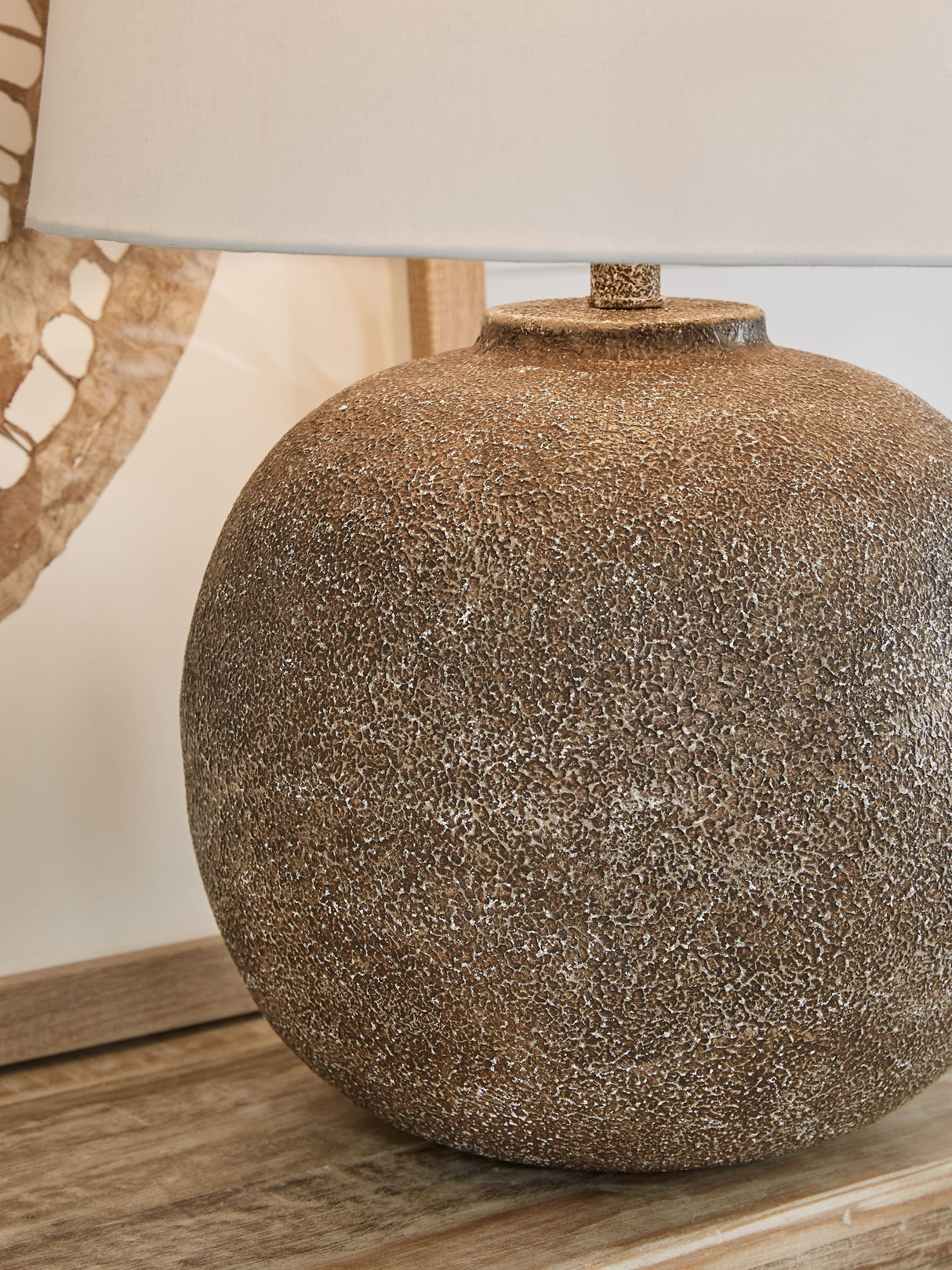 Neavesboro - Antique Brown / White - Metal Table Lamp by Signature Design by Ashley® | Bel Furniture