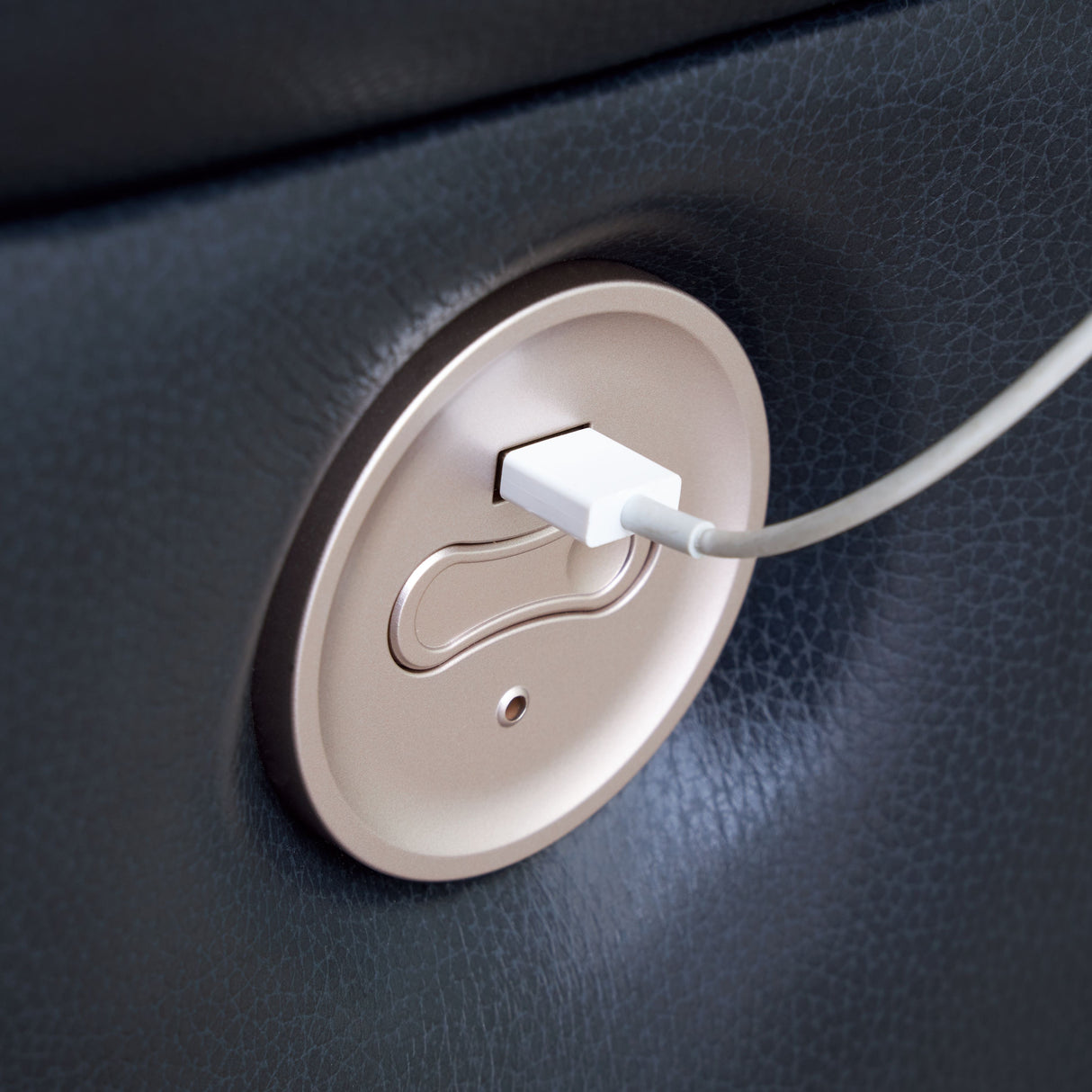 Leesworth - Reclining Loveseat by Signature Design by Ashley® | Bel Furniture