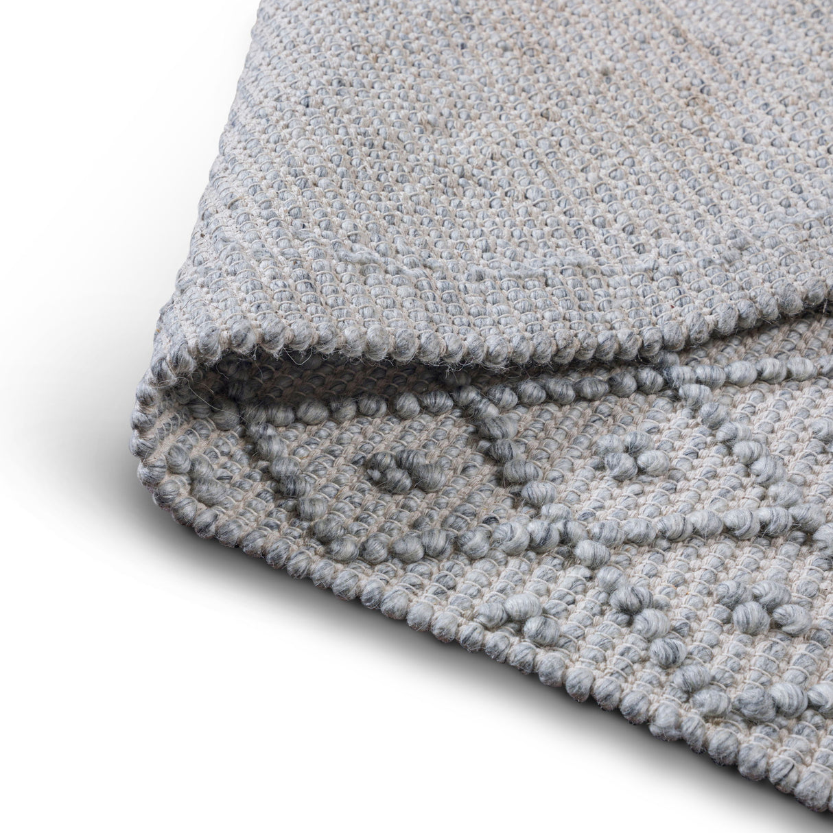 Millow - 6' X 9' Area Rug - Silver