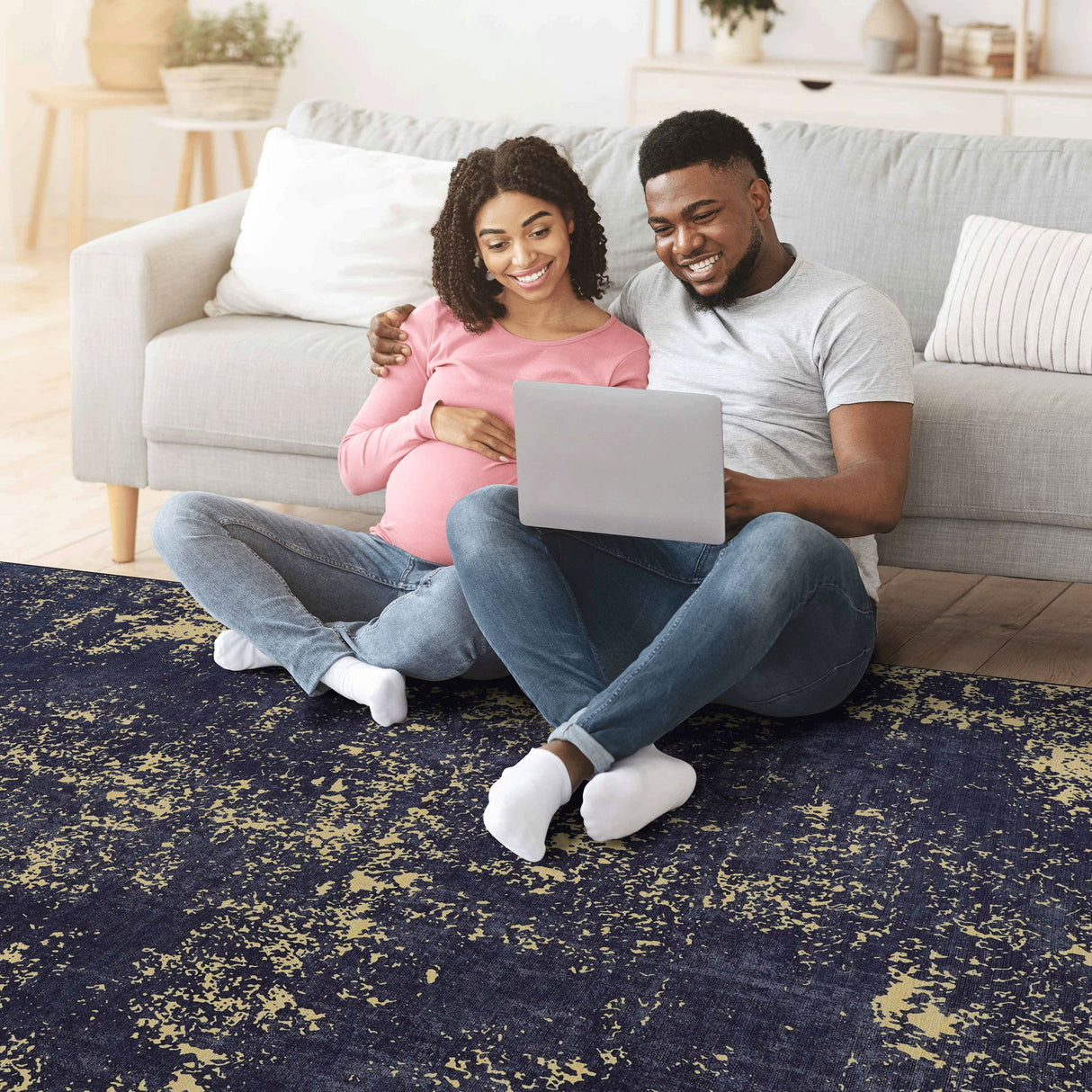 Maval - 6' X 9' Washable Area Rug - Black / Gold