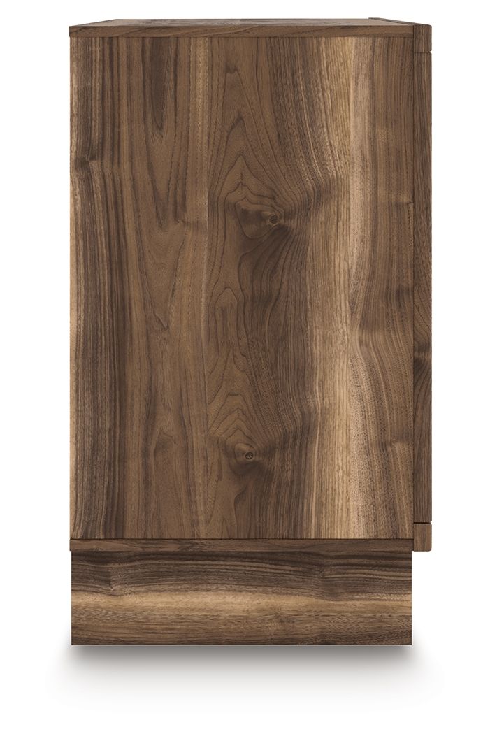 Chirason - Brown - Six Drawer Dresser by Signature Design by Ashley® | Bel Furniture