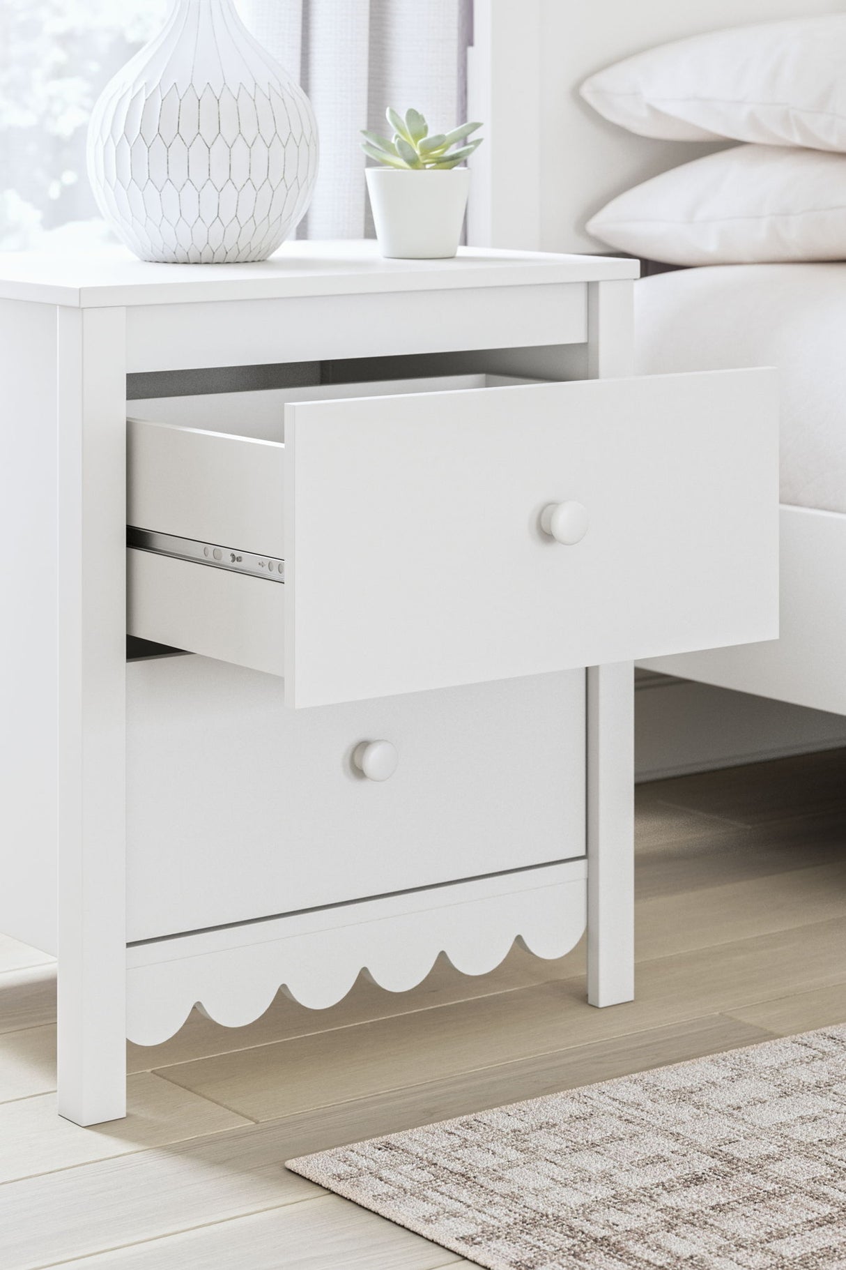 Hallityn - Two Drawer Night Stand - White