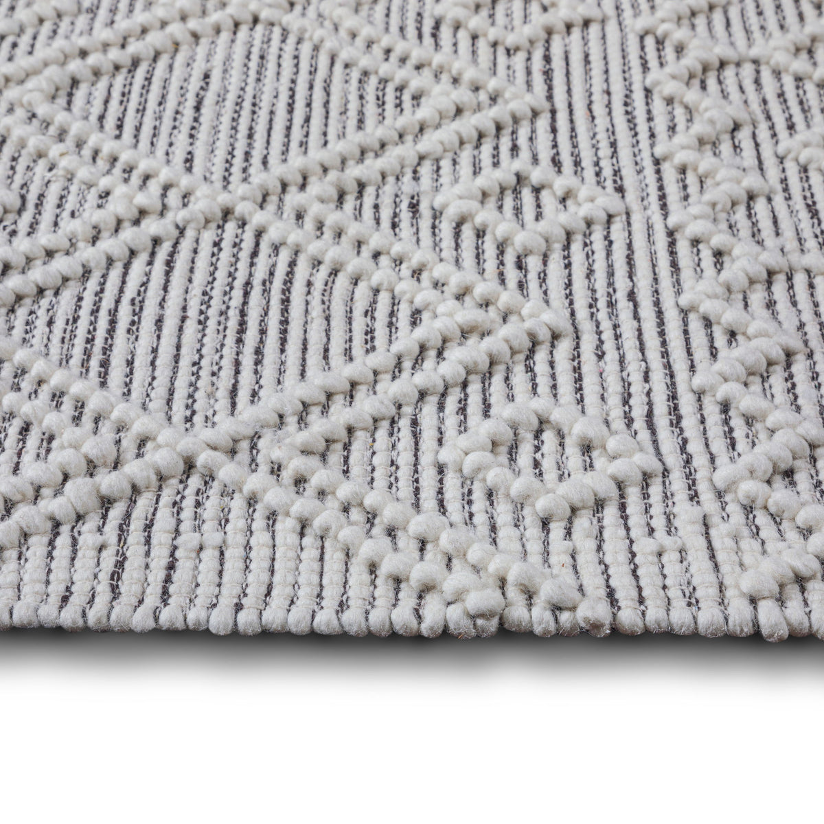 Jeffers - 8' X 10' Area Rug - Brown / Ivory