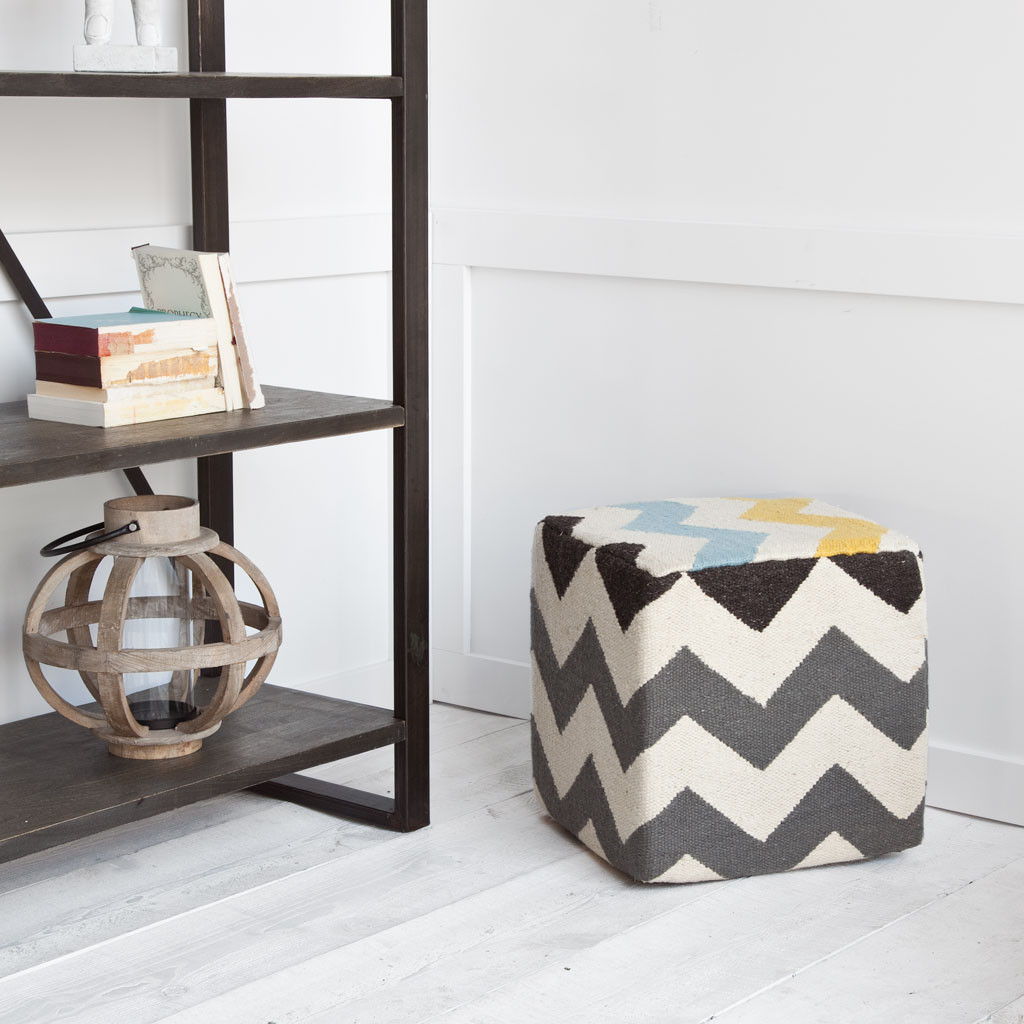 Wool Square Pouf With Zig Zag Pattern - Ivory / Charcoal