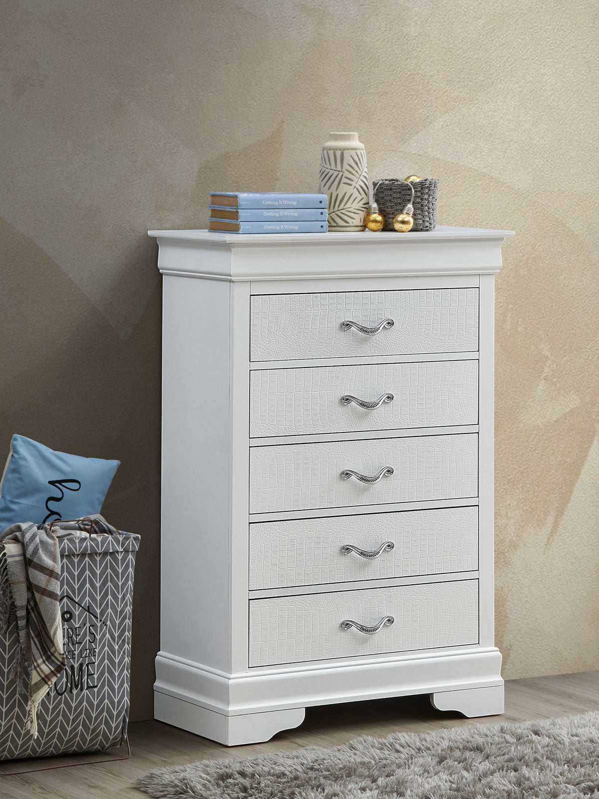 Lorana Chest