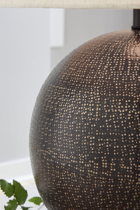 Hambell - Black / Gold Finish - Metal Table Lamp by Ashley Furniture | Bel Furniture