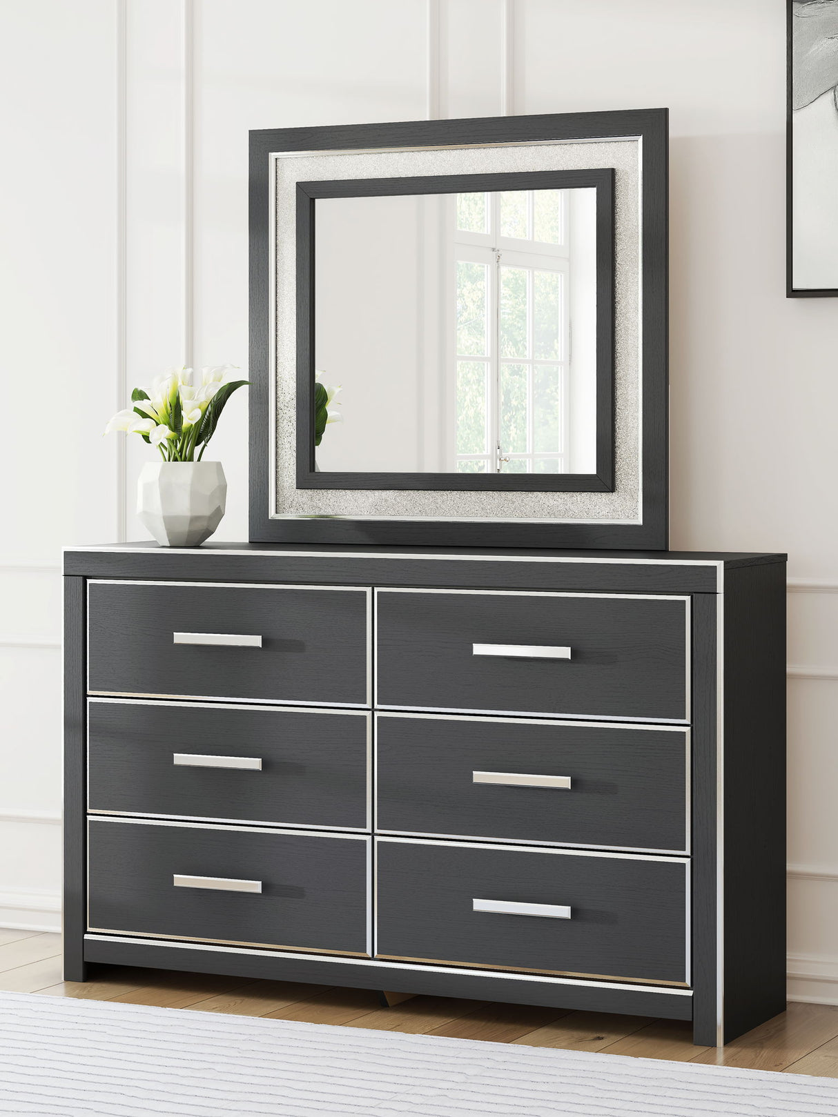 Zuraleus - Six Drawer Dresser