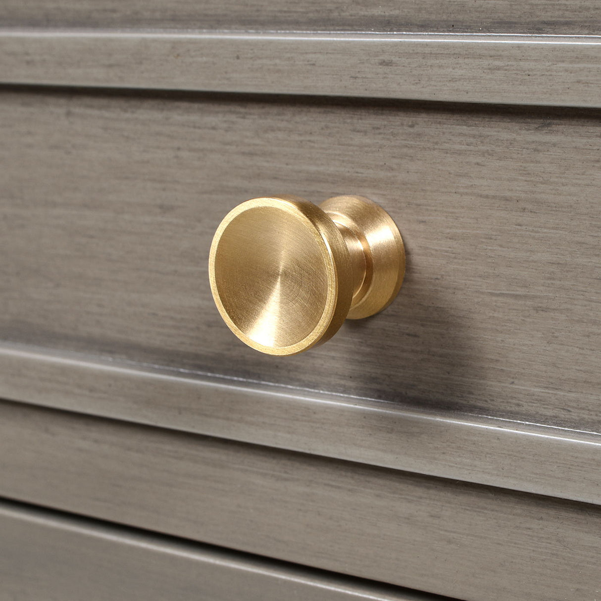 Dauphin - 5 Drawer Executive Desk by Jennifer Taylor Home | Bel Furniture