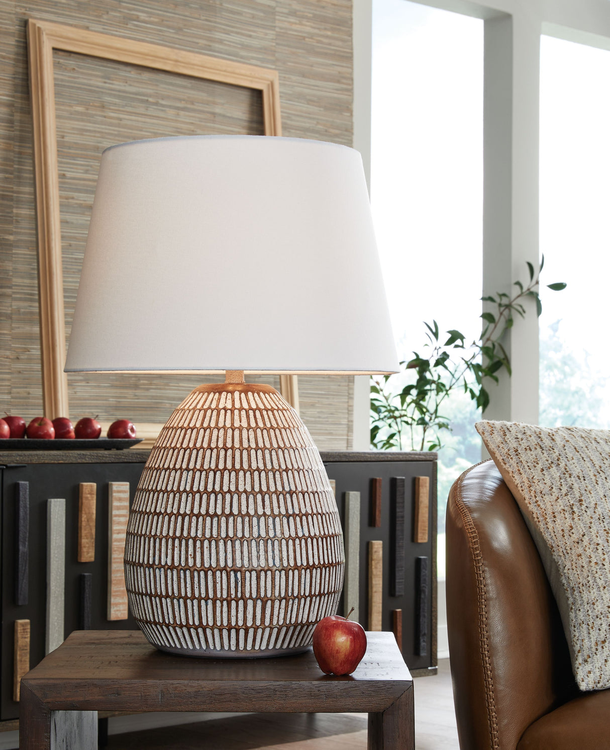 Darrich - Beige / White - Metal Table Lamp by Signature Design by Ashley® | Bel Furniture