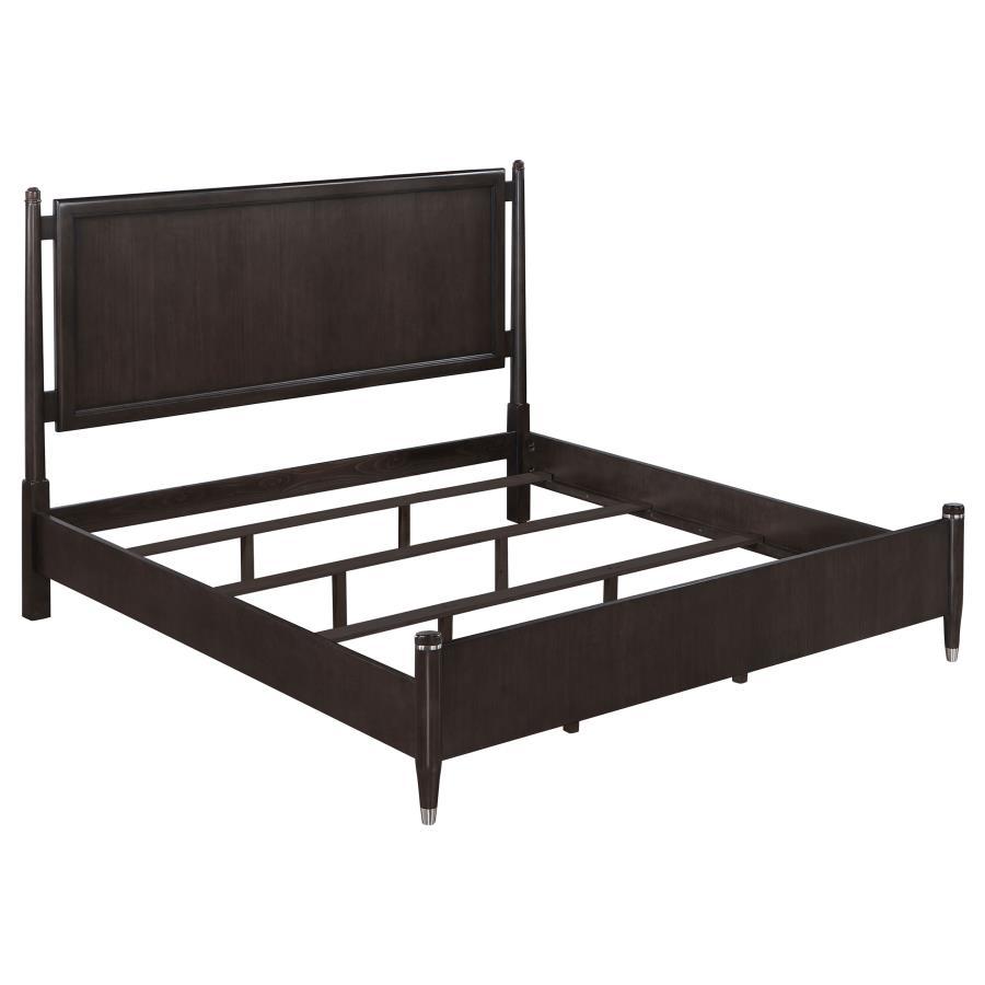 Emberlyn - Wood Poster Bed