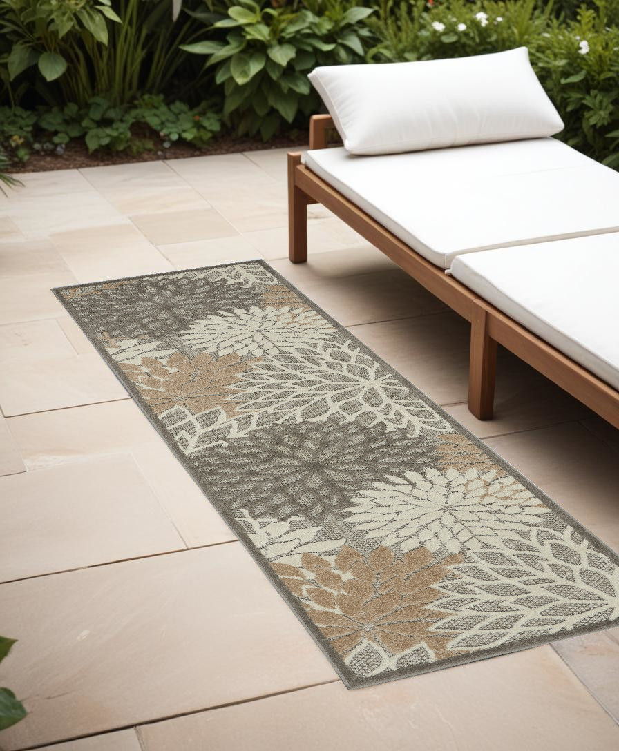 6' Runner Floral Indoor / Outdoor Area Rug - Gray / Ivory