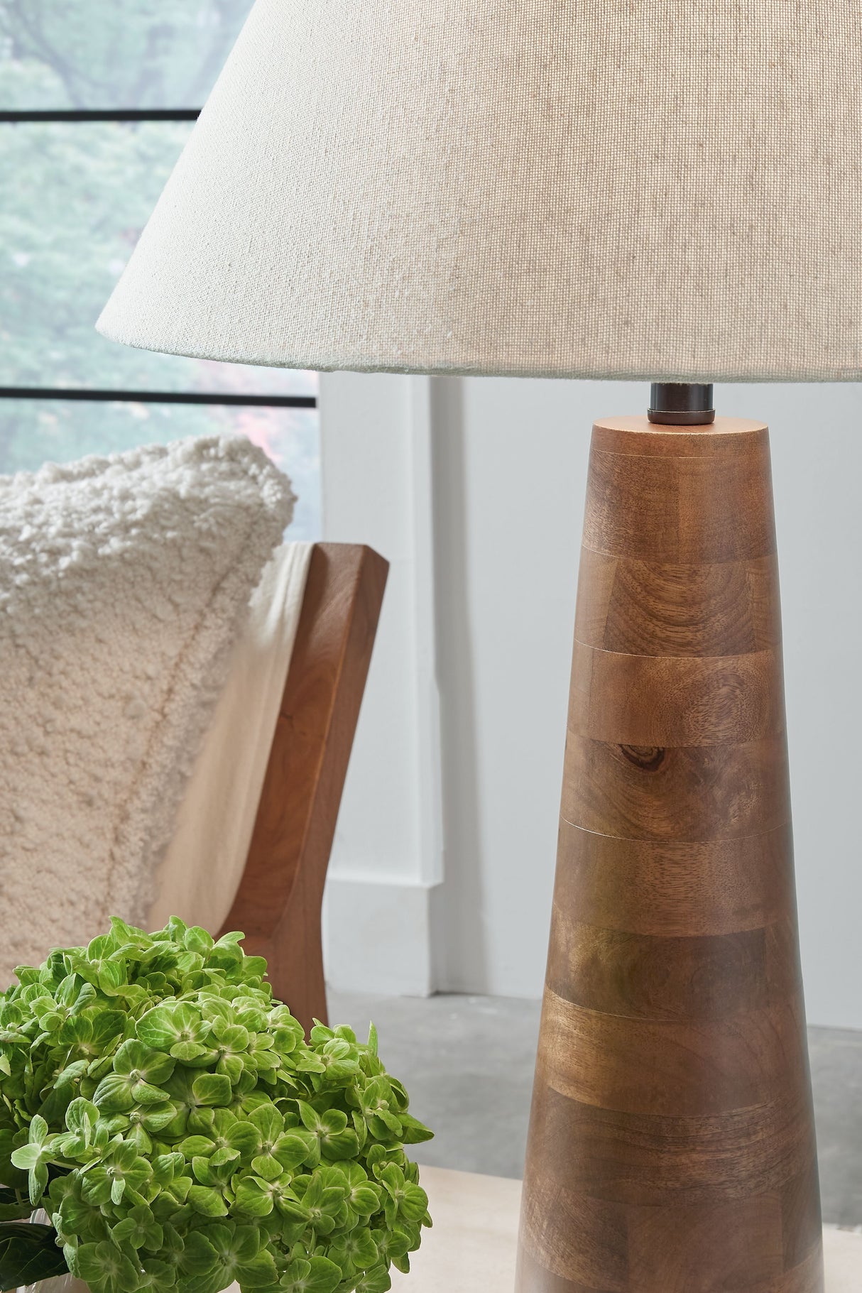 Danset - Wood Lamp by Signature Design by Ashley® | Bel Furniture
